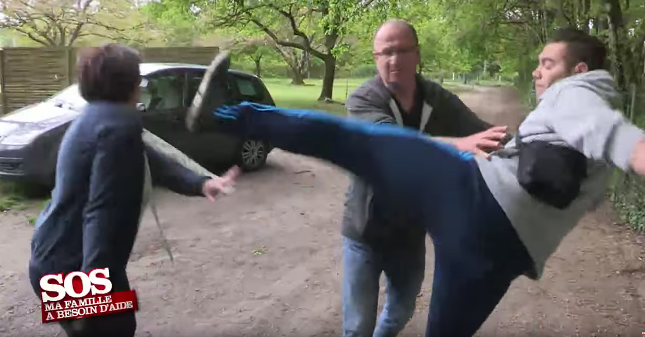 Sos Ma Famille A Besoin D Aide Quentin SOS ma famille a besoin d'aide : Quentin insulte et menace gravement sa  mère ! (vidéo)